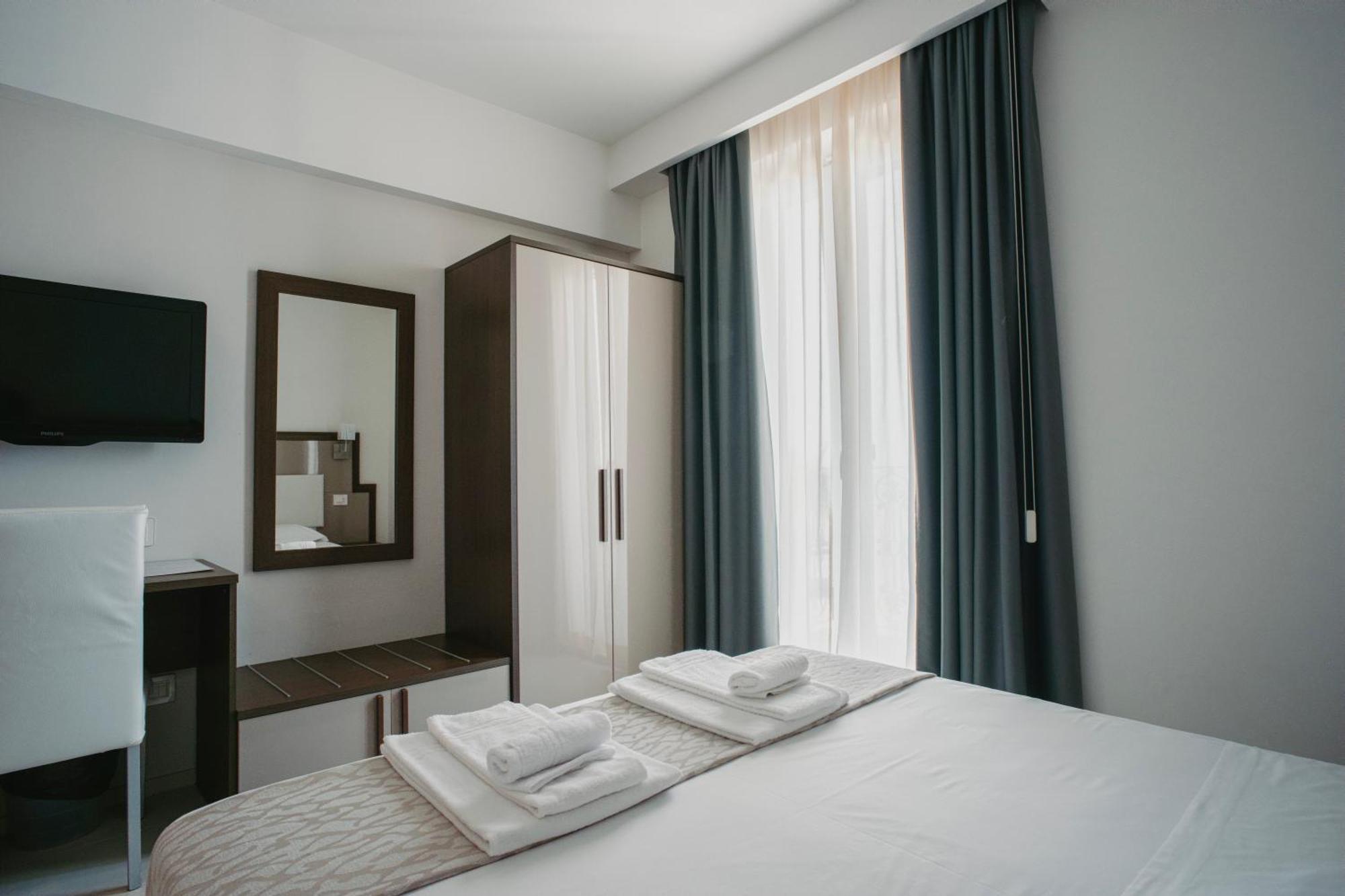 Hotel Baia Marina Купра Маритима Екстериор снимка