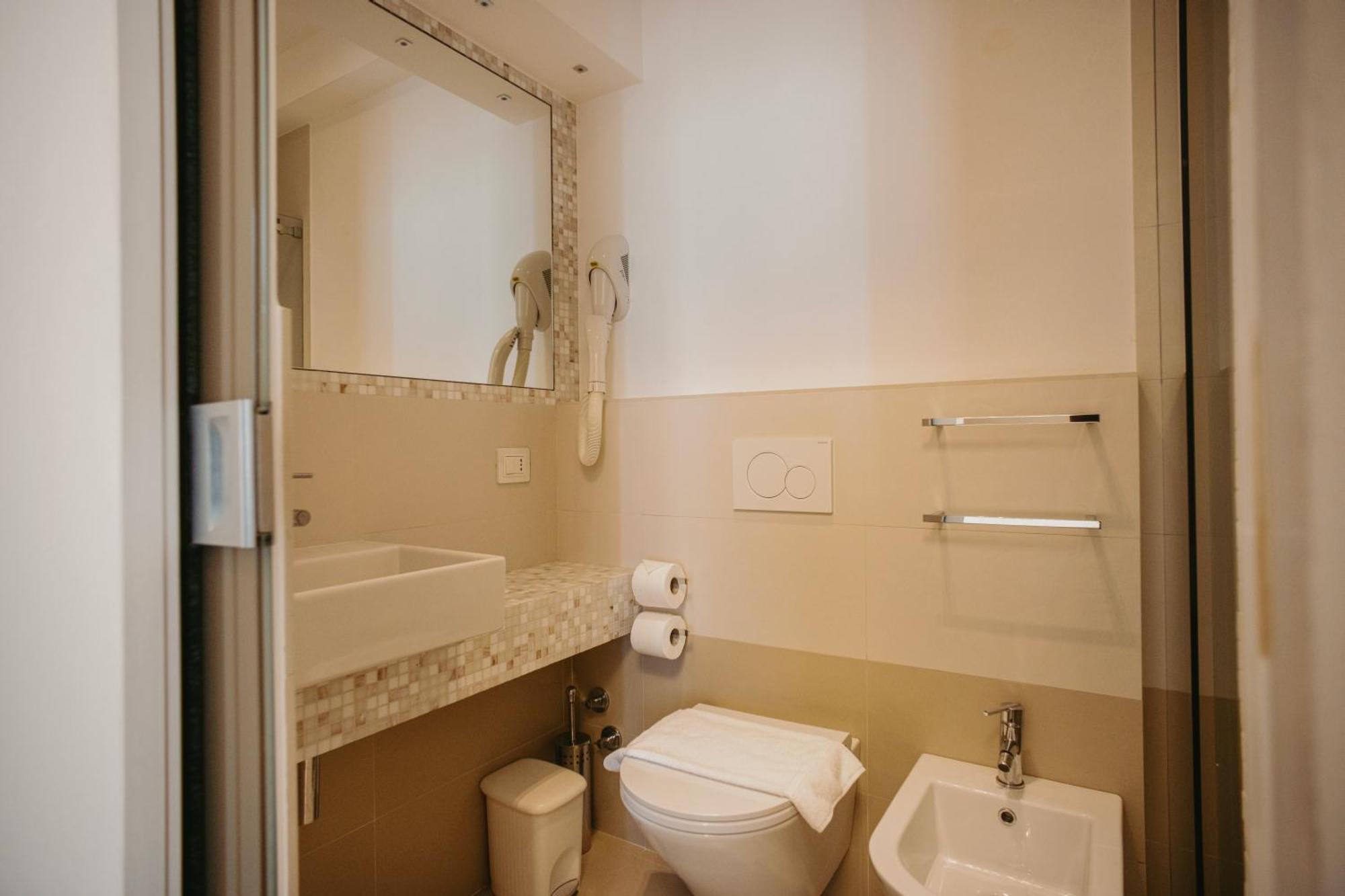 Hotel Baia Marina Купра Маритима Екстериор снимка