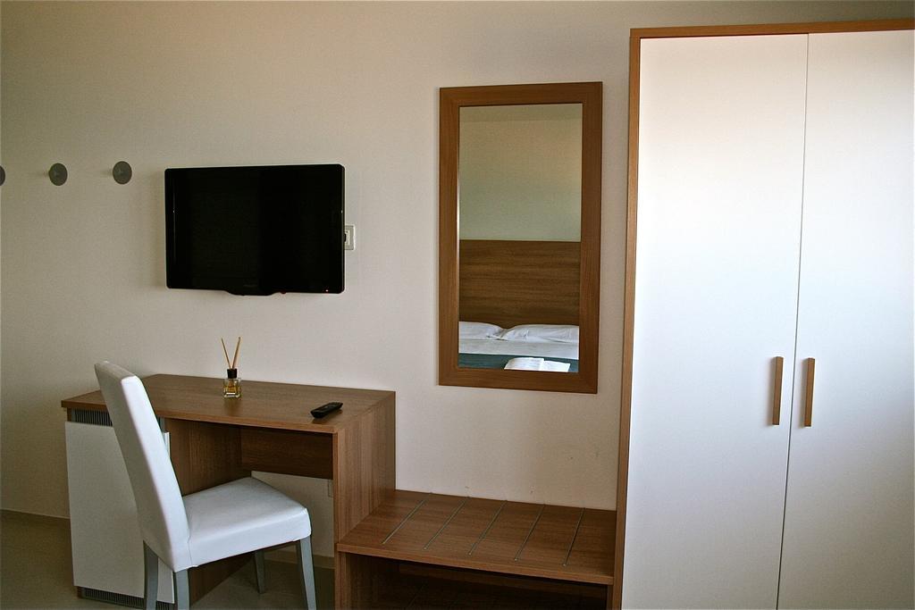 Hotel Baia Marina Купра Маритима Стая снимка