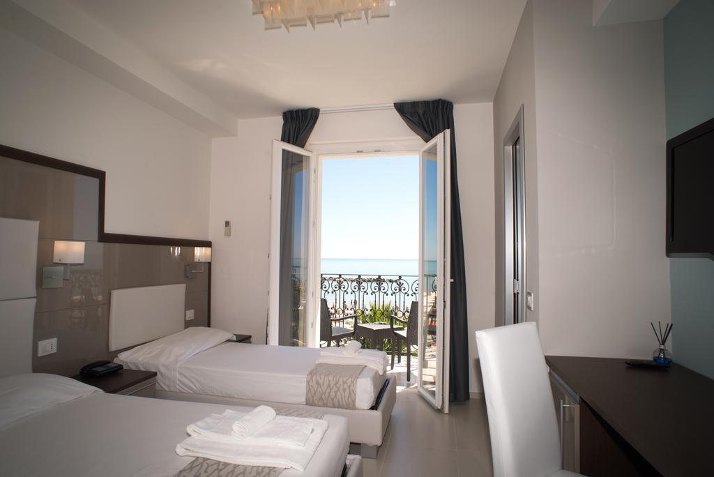 Hotel Baia Marina Купра Маритима Екстериор снимка