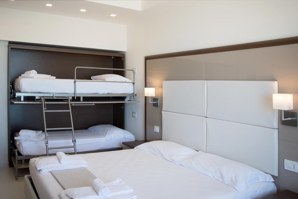 Hotel Baia Marina Купра Маритима Екстериор снимка