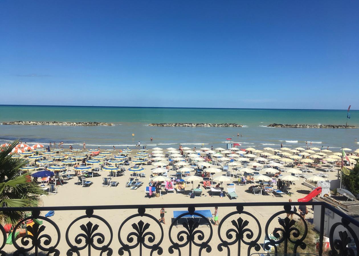 Hotel Baia Marina Купра Маритима Екстериор снимка